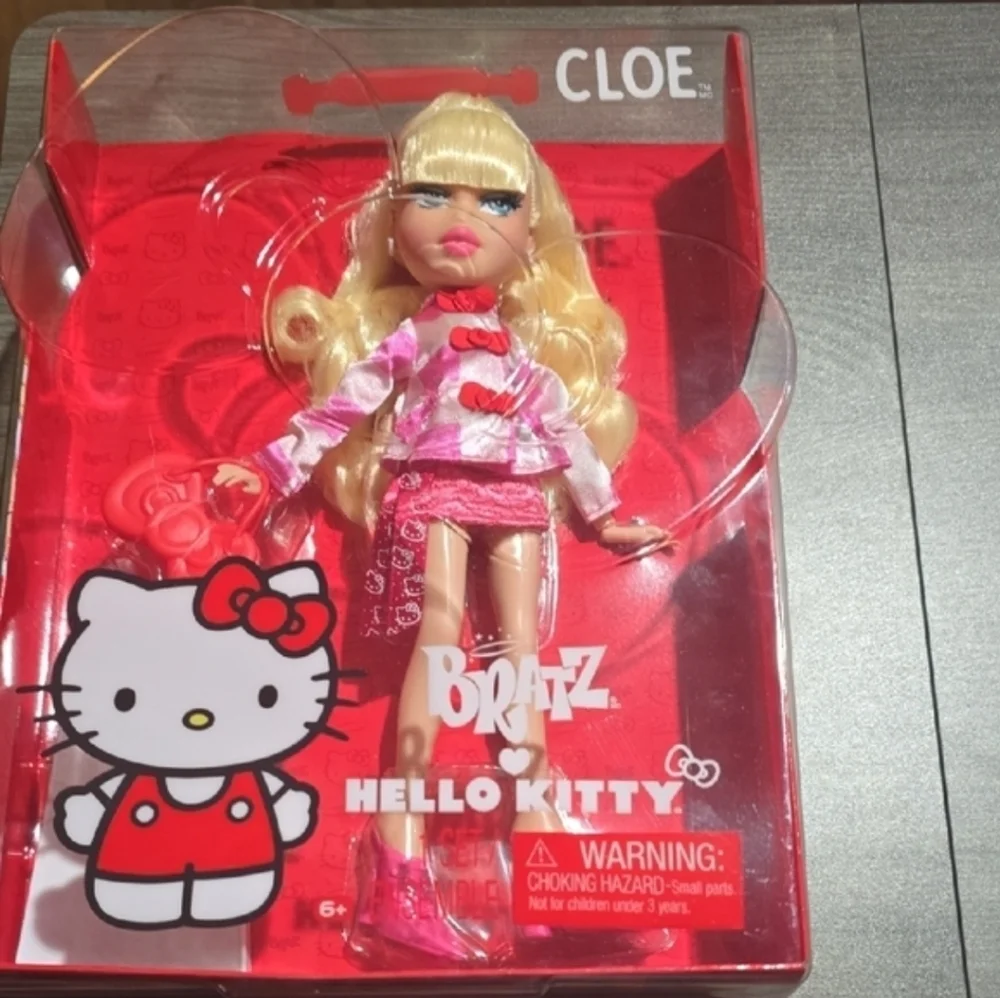 BRATZ HELLO KITTY CLOE NWT